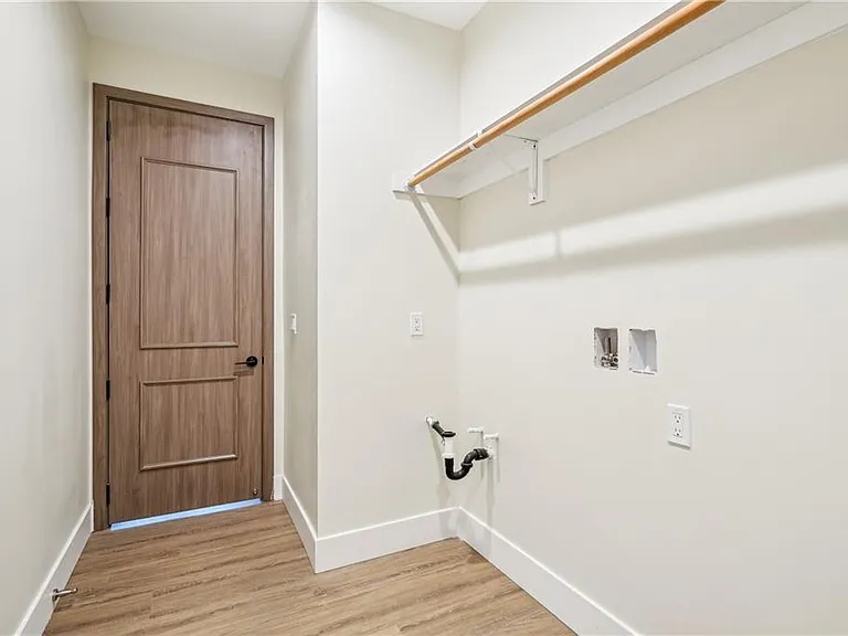 10349 Mapledale St — Photo 38