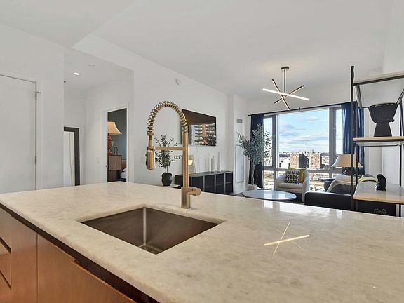 4th image of 75 Park Ln S APT 1203