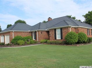 6104 Fairway Cir NW, Fort Payne, AL 35967