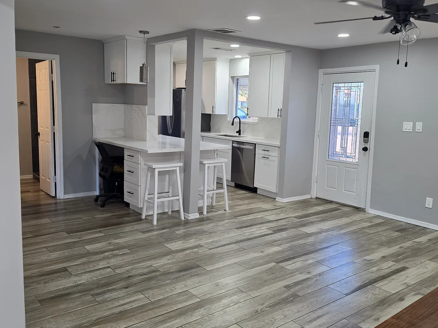 5 bed, 1601 sqft, $3,000 — Photo 2