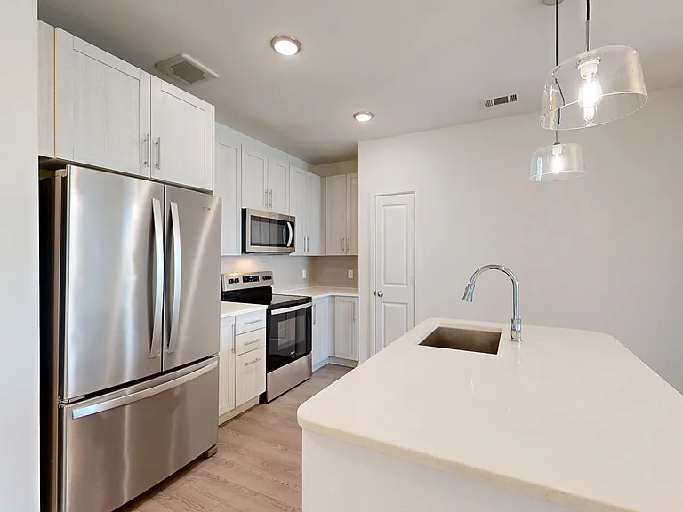 Essex Luxe Apartments — Photo 60