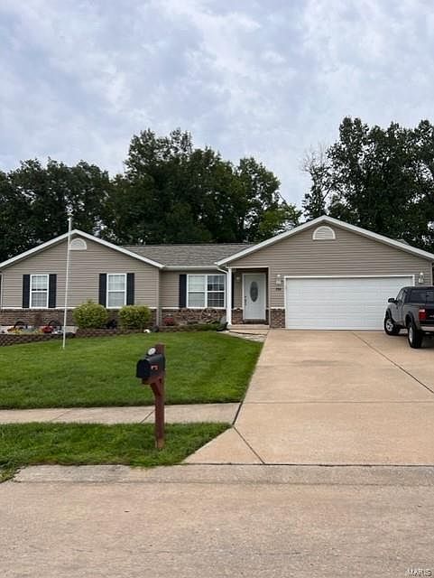 1st image of 294 Parkway Dr