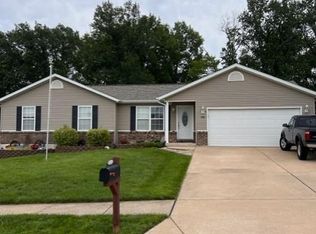 294 Parkway Dr, Troy, MO