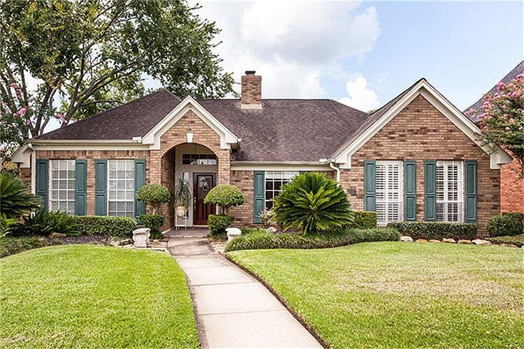 1st image of 2037 Pebble Beach Dr