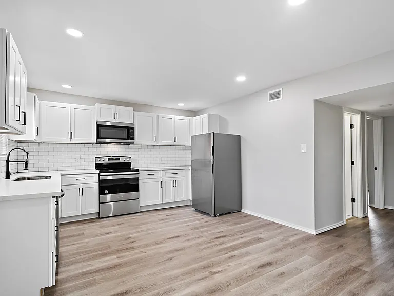 Saphira Apartments — Photo 20