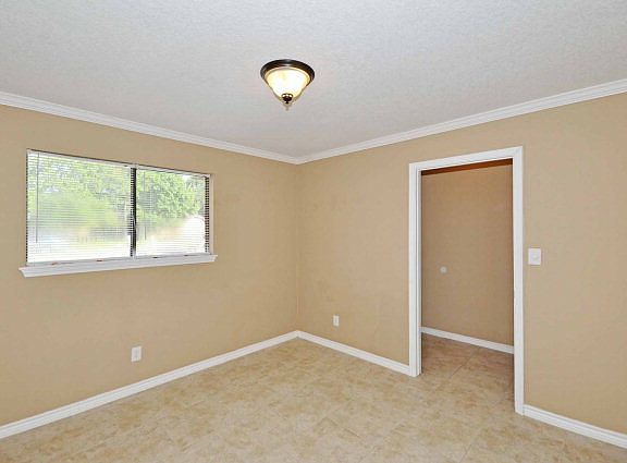 2nd image of 66 Oleander Ct