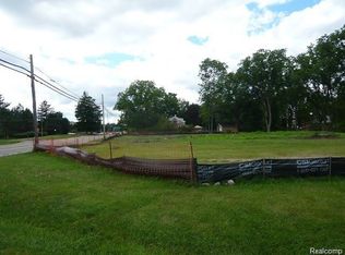 5490 Doherty St, West Bloomfield, MI 48323