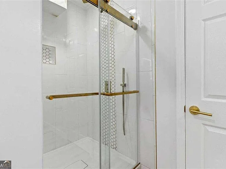 1711 Summit Glen Ln — Photo 29