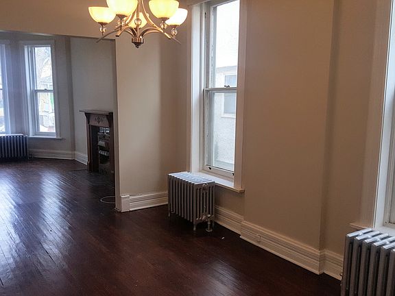 2nd image of 2027 W Eastwood Ave #1