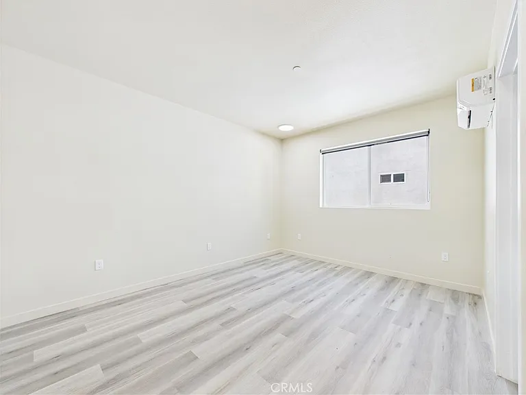 8457 Langdon — Photo 16