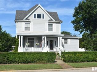 78 S Gold St, Farmington, IL 61531