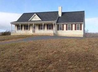 30 Walnut Creek Dr, Staunton, VA 24401