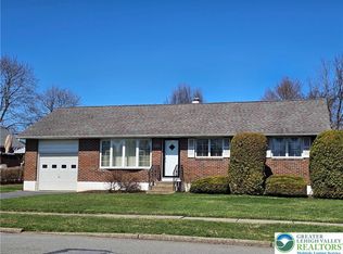 3933 Norfolk Dr, Bethlehem, PA 18020