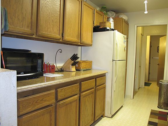 Great cabinets for storage.