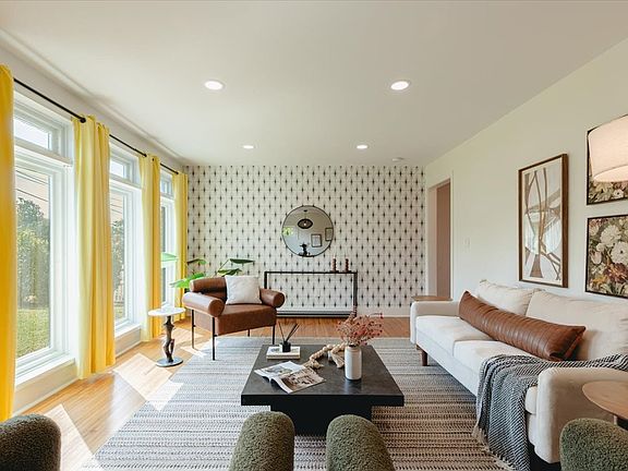 4th image of 930 Crescent Hill Rd