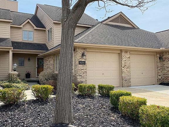 4th image of 18206 Blue Heron Dr W