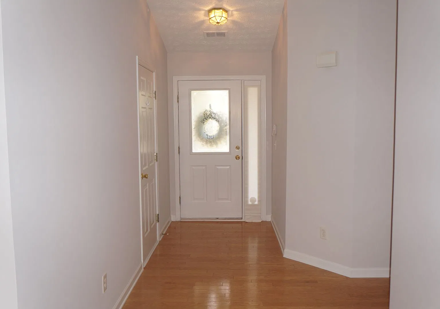 Rare 3 bed 2 bath ranch located in Kennesaw — Photo 2