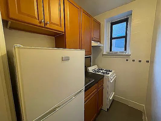 4th image of 25-06 30th Dr APT 1B