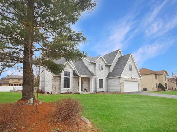 1421 Lakeview Dr, Schererville, IN 46375