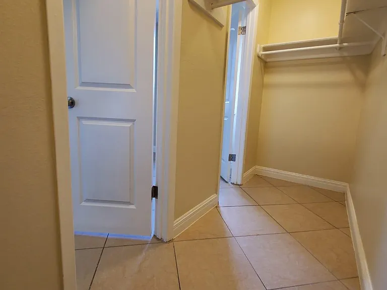 901 Tesoro Ave — Photo 13