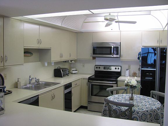 3rd image of 3100 N A1a #1105