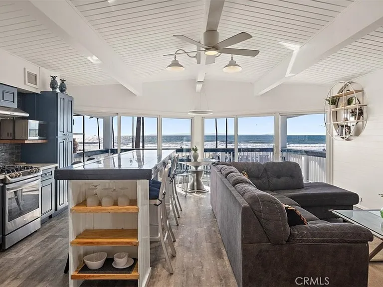 2214 W Oceanfront #B — Photo 11
