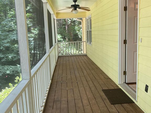 Screened in porch