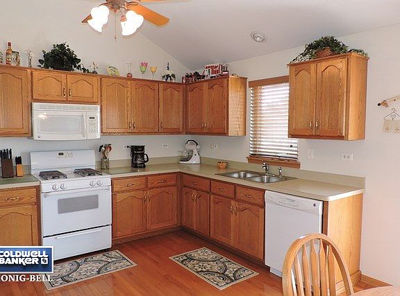 3rd image of 16259 W Celtic Cir