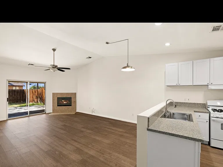66915 Vista Pl #A — Photo 2