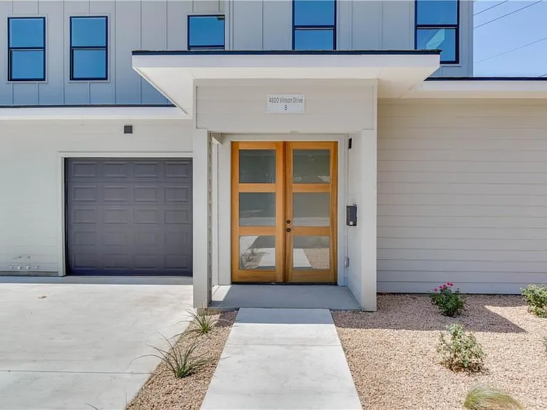 4800 Vinson Dr #B — Photo 2