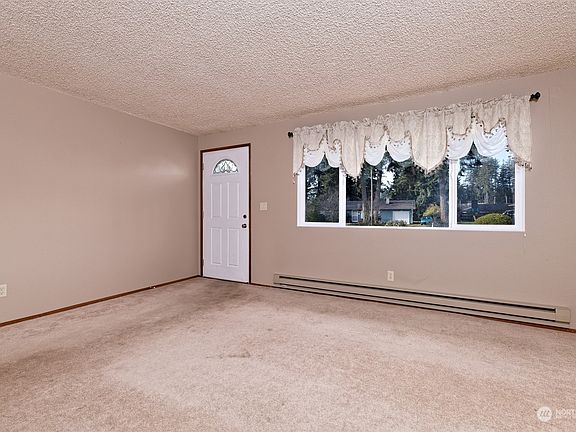 4th image of 281 E Woodland Drive