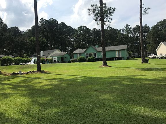 2nd image of 635 Woodlake Cir