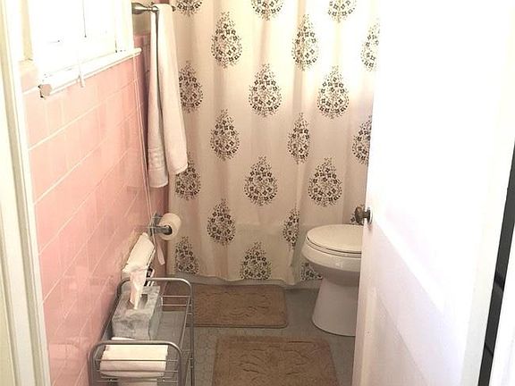 2nd image of 1401 Lorrain St APT C