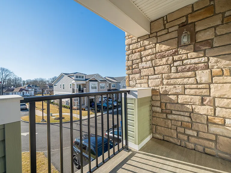 221 Brighton Ave #306 — Photo 26