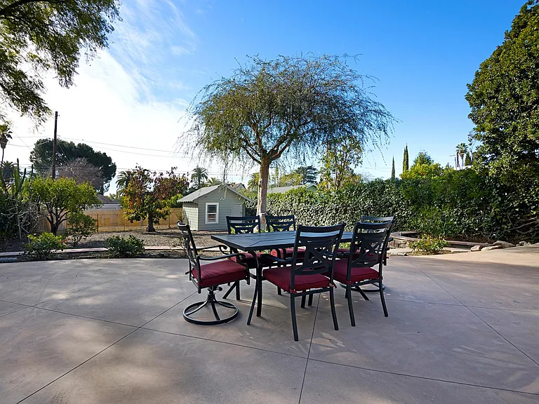 1652 Paloma St — Photo 19