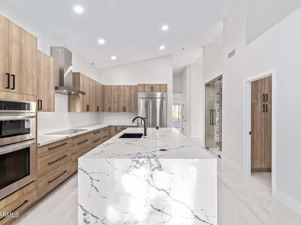 8942 E TOPEKA Drive, Scottsdale, AZ 85255