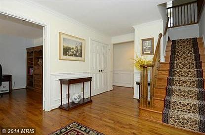4th image of 8809 Southlea Ct