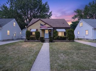 25199 Cole St, Roseville, MI 48066