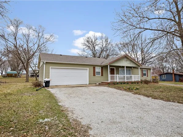 3723 Lake Trenton Dr, Trenton, MO 64683