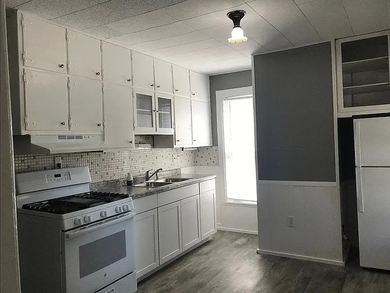 133 Gurler St — Photo 3