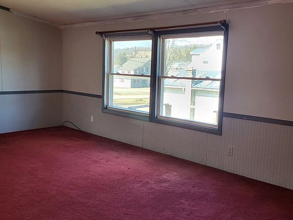 4th image of 3027 Princeton St