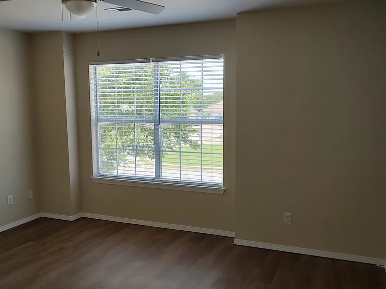19 W Rainsong St — Photo 6