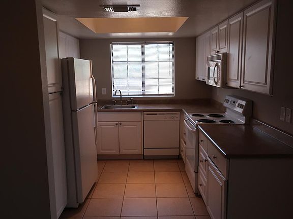 2nd image of 700 E Mesquite Cir