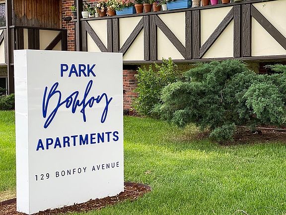 wh_parkbonfoy_exterior5_1200x675