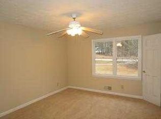 1027 McDonough Rd, Hampton, GA 30228