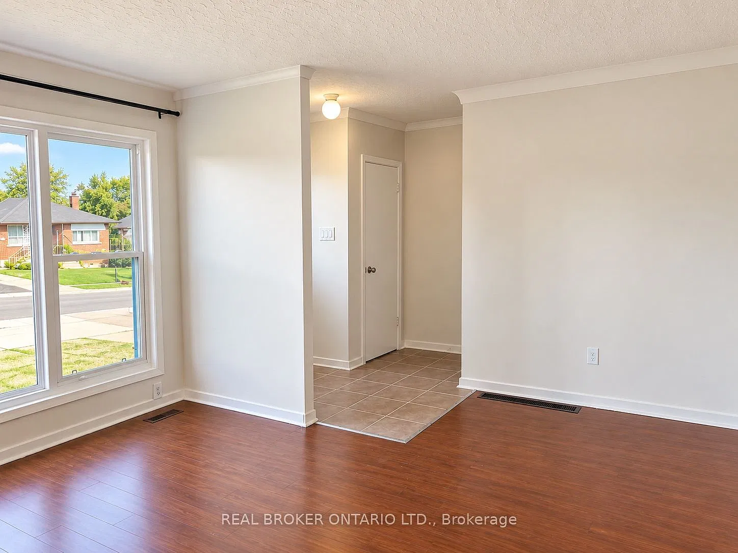 4 bed, $2,500 — Photo 3