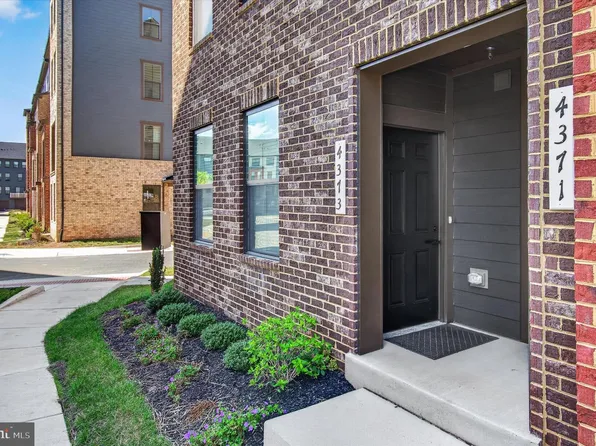 4373 Black Tulip Way #241, Chantilly, VA 20151