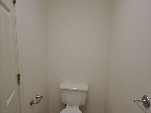 5th image of 409 W 14th St APT 4