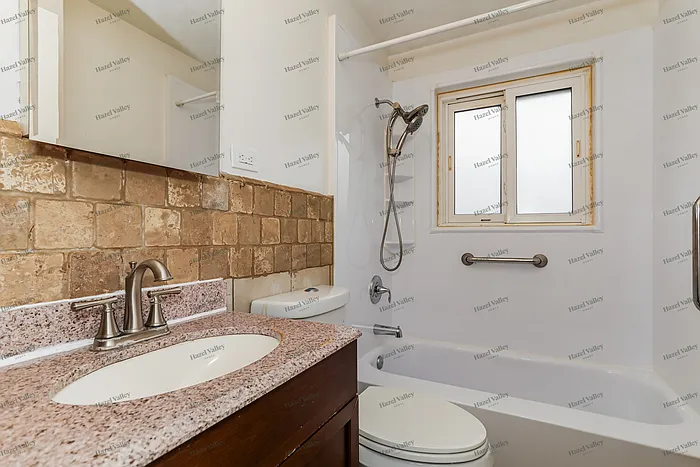 818 Woodyhill Dr — Photo 10