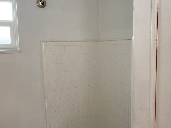 5th image of 133 Alhambra Ave